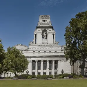 https://four-seasons-london-ten-trinity-square.brighton-hotels-england.com